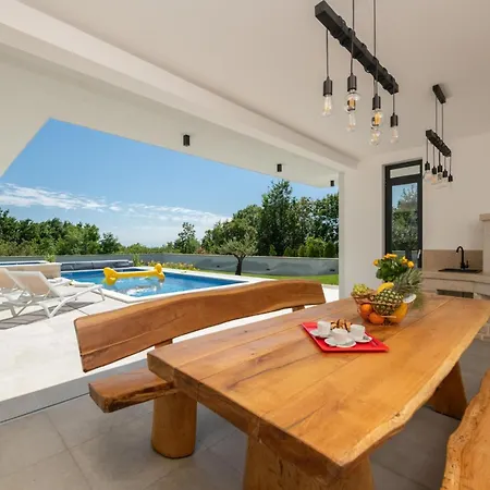 Ferienhaus Maem By Interhome Juršići